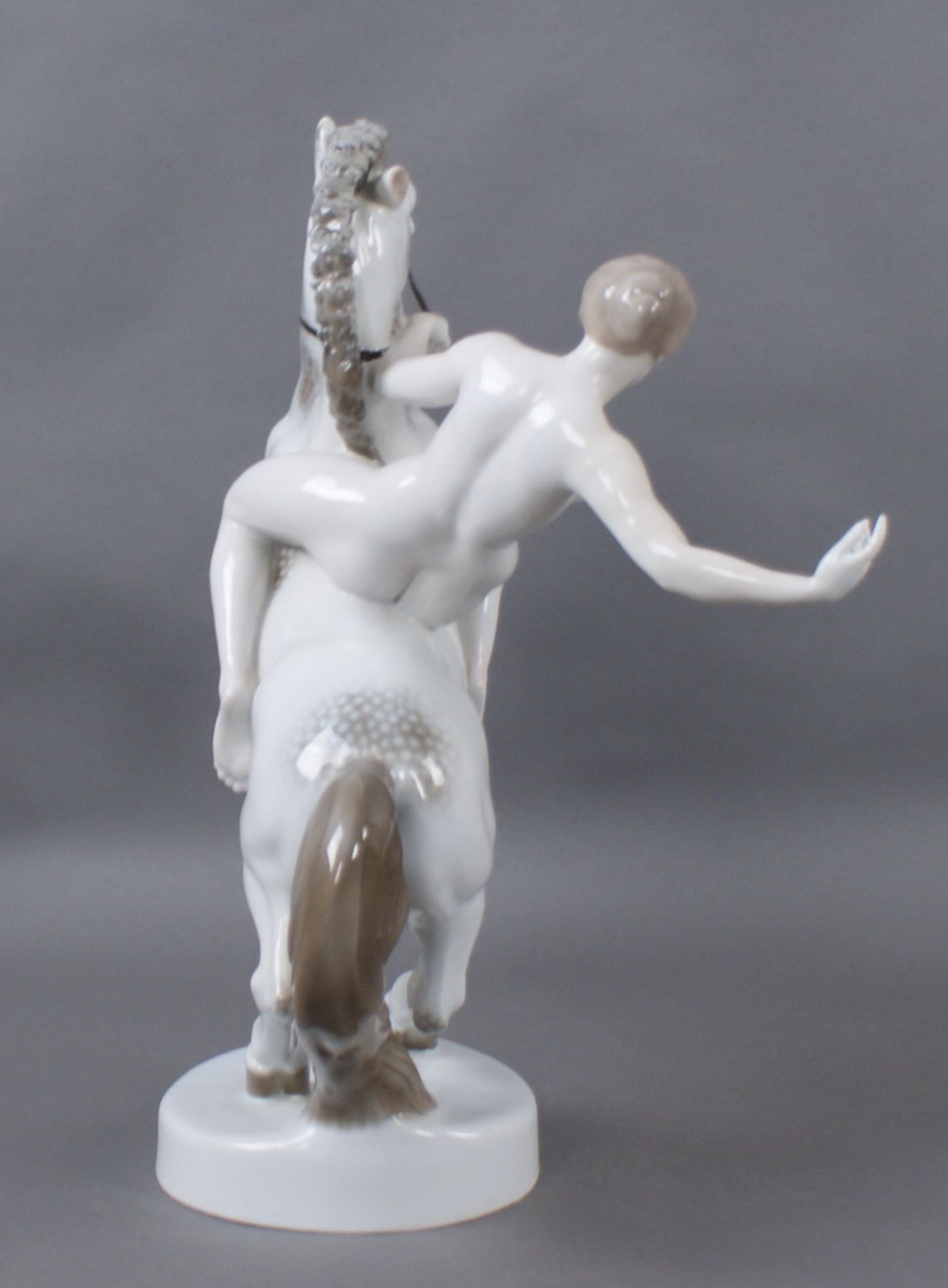 ROSENTHAL AMAZONE weisses Porzellan, bemalt, weiblicher Akt auf steigendem Pferd,gemarktet Rosenthal - Bild 7 aus 9