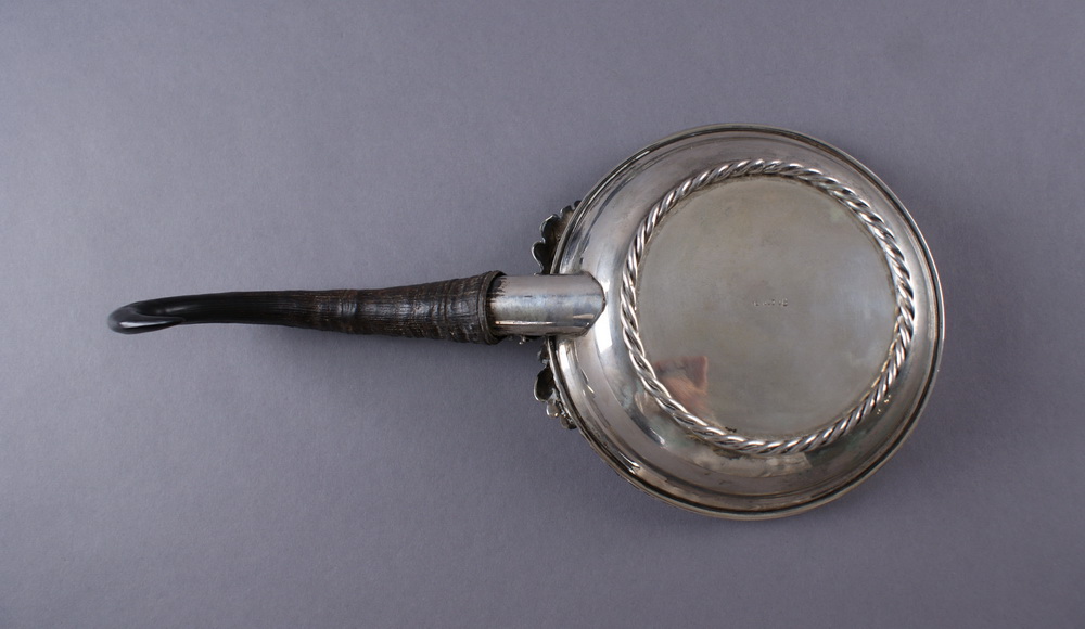 JAGD SCHALE Silber, umsäumt mit Kordeln, mit Eicheblättern am Griff, mit Horngriff, L 31cm - Image 5 of 6