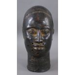 GROSSER BRONZE - KOPF patinierte Bronze, H 33 cm  Mindestpreis: 300 EUR