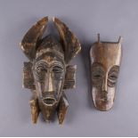 ZWEI MASKEN Holz geschnitzte afrikanische Masken, besch., aus einer Privatsammlung