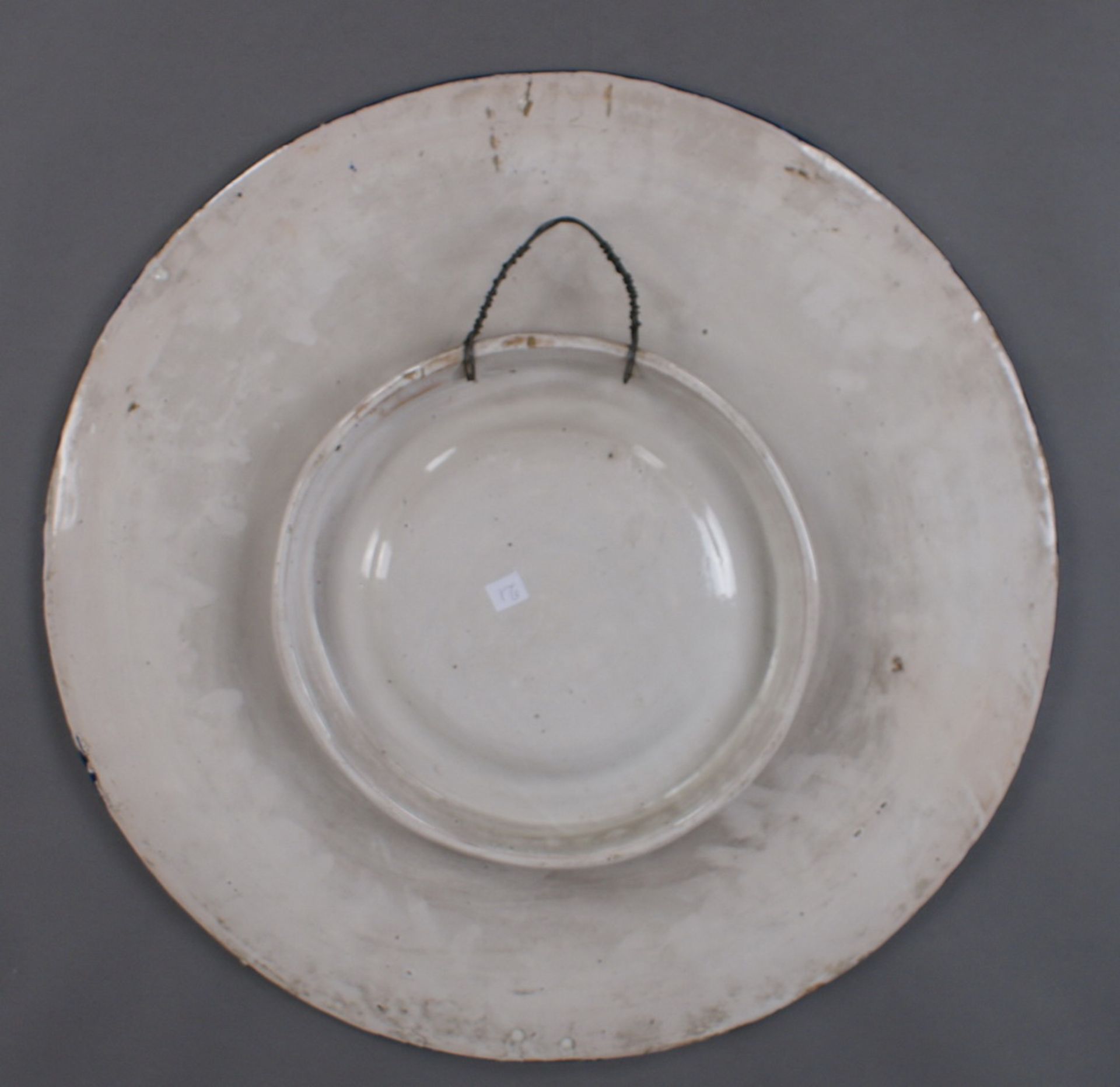 GROSSER SCHAUTELLER Keramik, bunt glasiert, Rückseitig bezeichnet, Restauriert, besch.,Durchmesser - Bild 5 aus 5