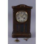 JUGENDSTIL - UHR um 1900, Holzgehäuse mit facettiertem Glas, rest.-bed., 36 x 21 x 11 cm