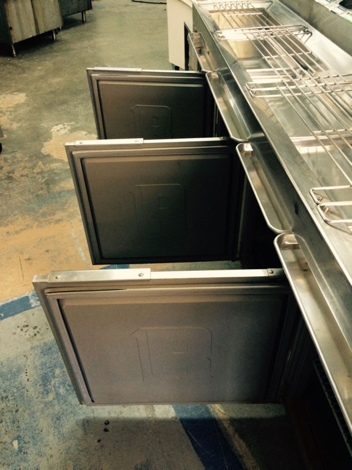 Randell Pizza Prep Table - Model DPM102L FOB Kelowna Contact Jerry For Details 604-808-5900 - Image 3 of 5