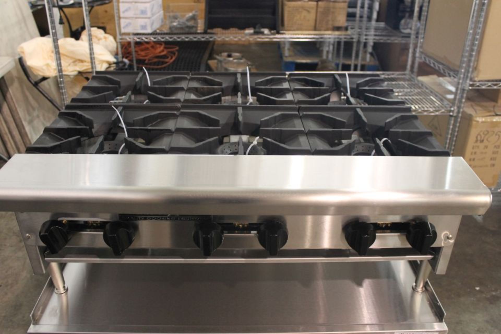 American Range 36" hot plate, 6 burner, nat gas, 192k BTU, model ARHP-36-6 NEW