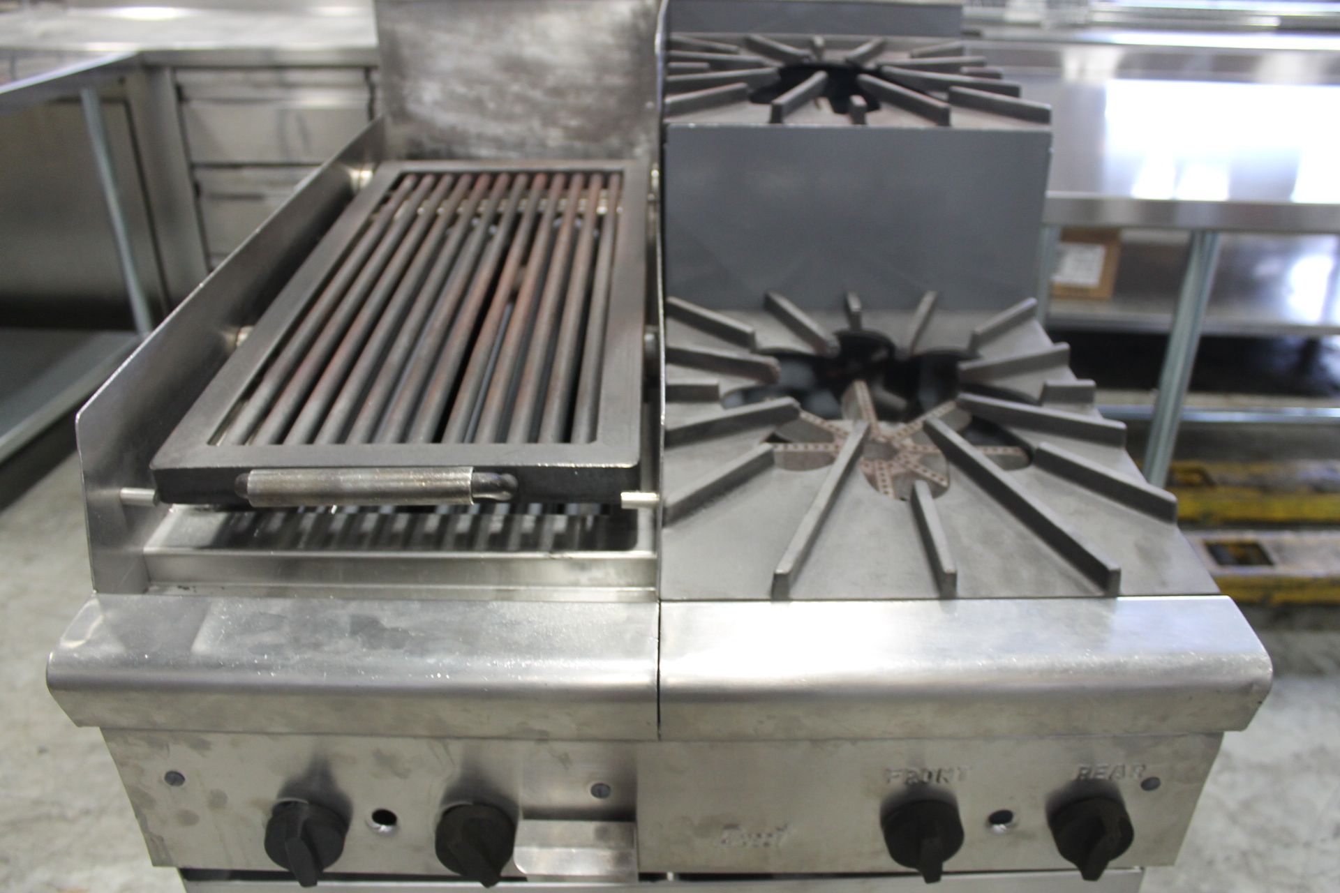 Quest Comination Broiler/Step-Up Hot Plate - 2 Burner/12" Charbroiler - Natural Gas - Refurb (with - Image 4 of 4