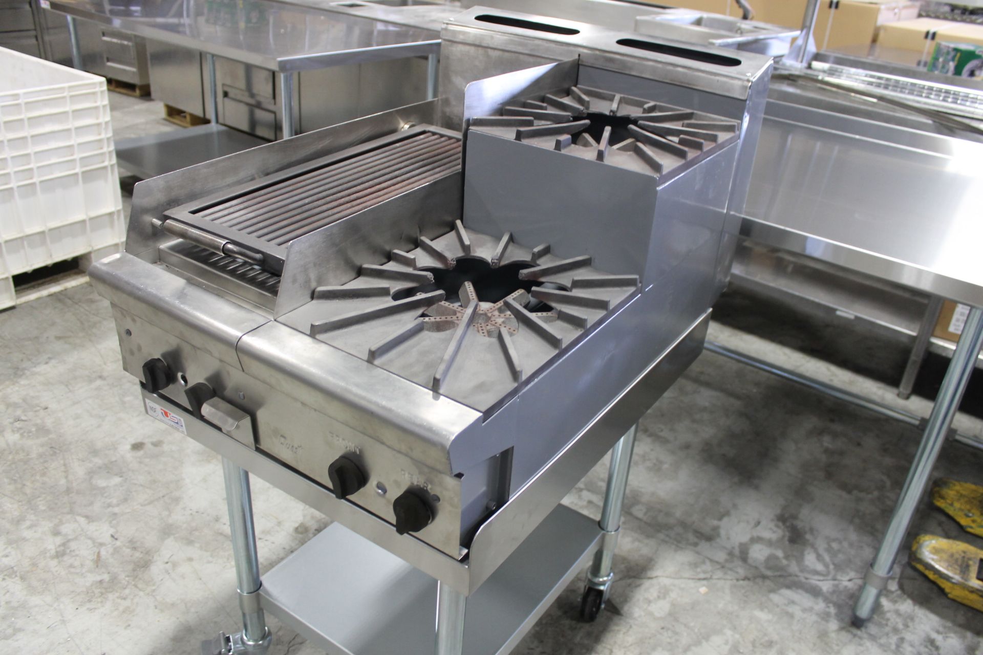 Quest Comination Broiler/Step-Up Hot Plate - 2 Burner/12" Charbroiler - Natural Gas - Refurb (with