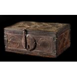 Walnut wood chest with boxwood inlay and ironwork.  Aragon. 17th century. 11.5 x 16 x 18 cm.