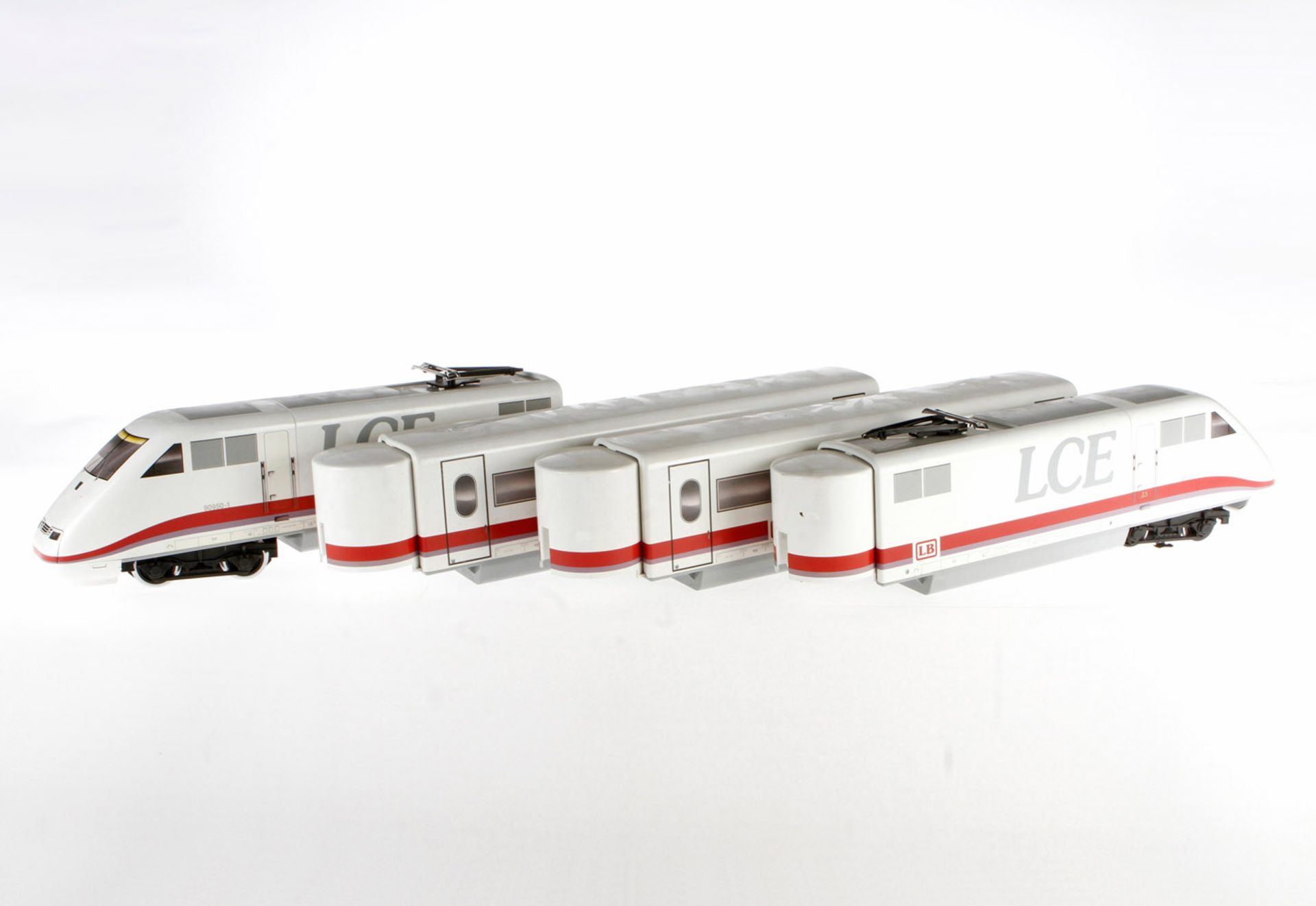 LGB Triebwagen "LCE 90950", elektrisch, 4-teilig, weiß, Alterungs- und Gebrauchsspuren, bespielter