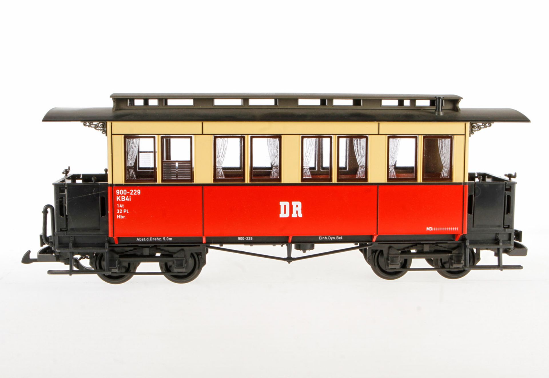 LGB Personenwagen "DR" 3061, creme/rot, Alterungs- und Gebrauchsspuren, Länge 41, sonst noch guter