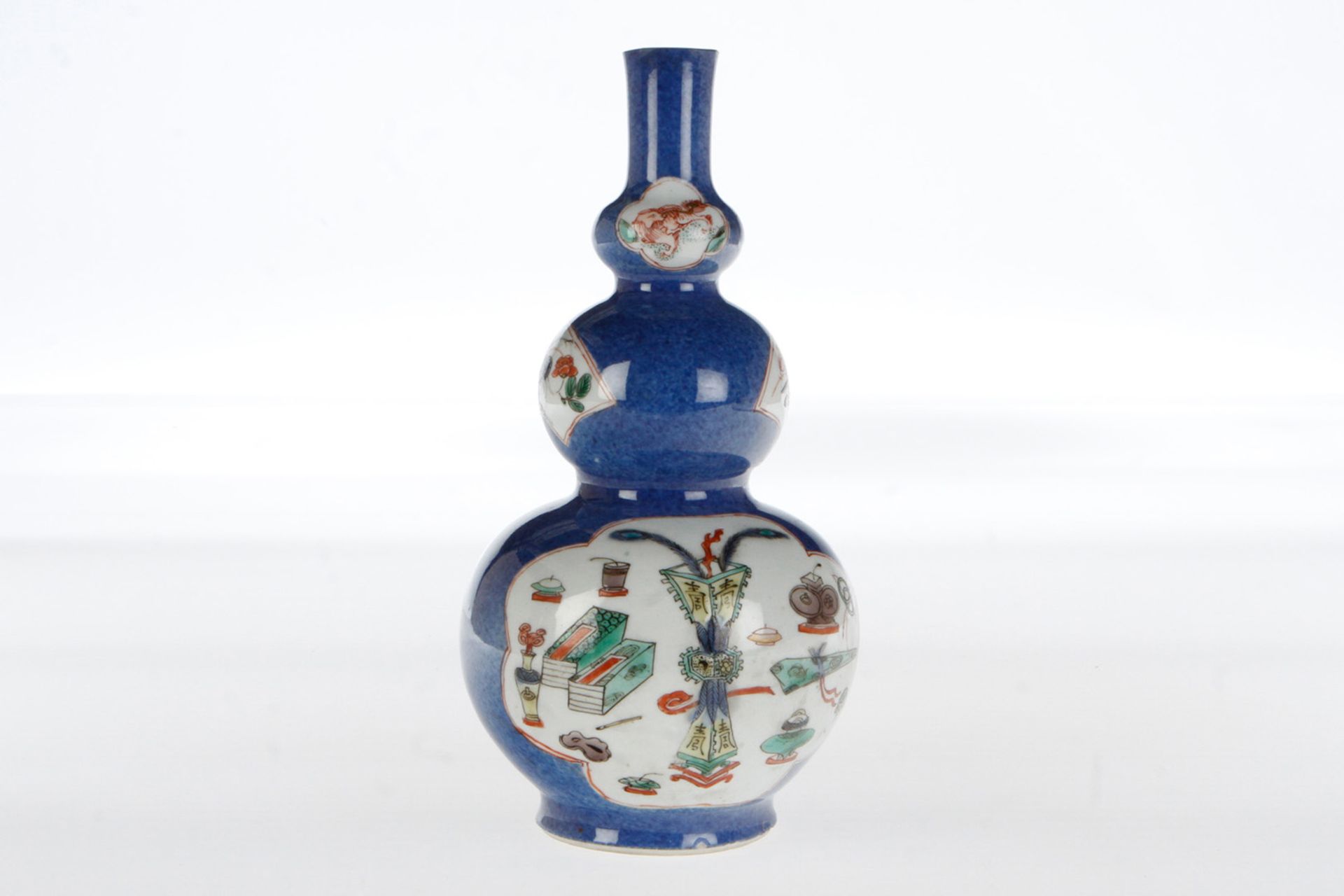 Famille verte Doppelkürbisvase mit famille verte-Dekor. Kangxi-Periode (1662-1722)  Vase von