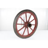 Holzspeichenrad mit Vollgummibereifung, um 1900,  Durchmesser 90 cmAufrufpreis: 150 EUR