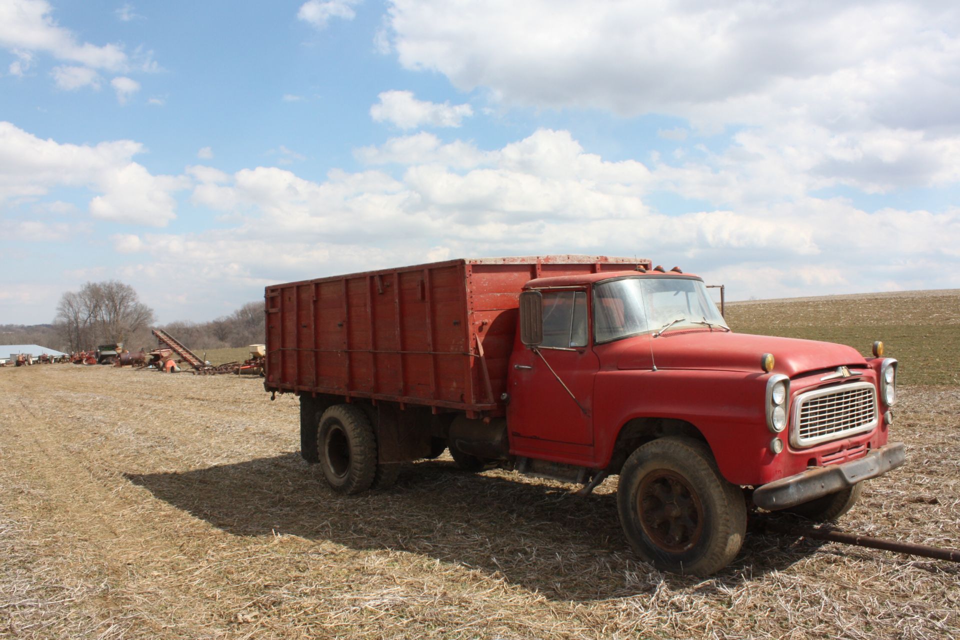 IH B-170 with dump body, V-8 & 5 speed w/ 2 speed rear, pretty solid cab. It ran and operated when - Image 9 of 12