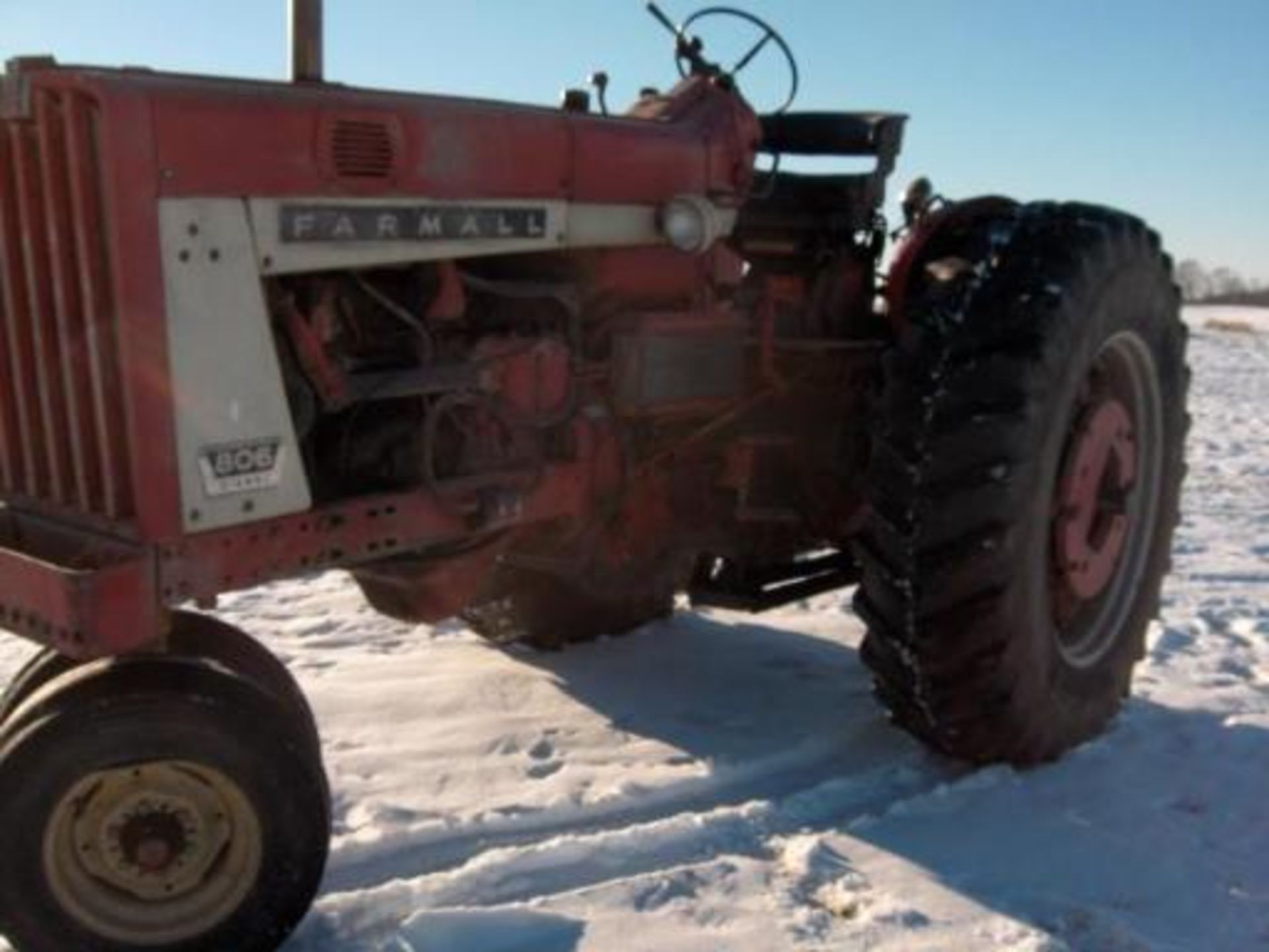 Farmall 806-D w/ M & W turbo, Roosa Master fuel injection pump, runs great, on like new 18.4 R x - Image 16 of 16