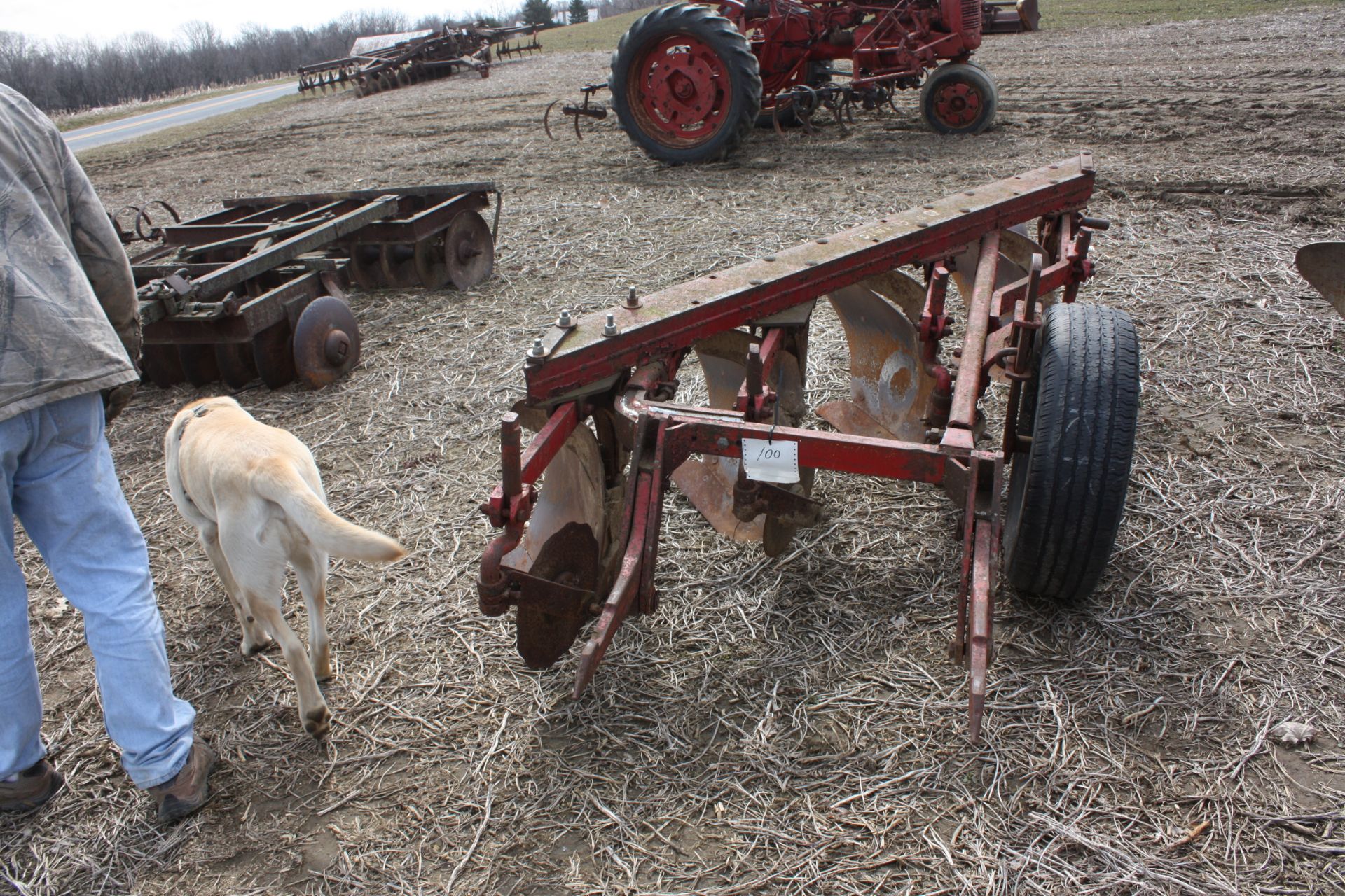 IH  FAST-HITCH PLOW