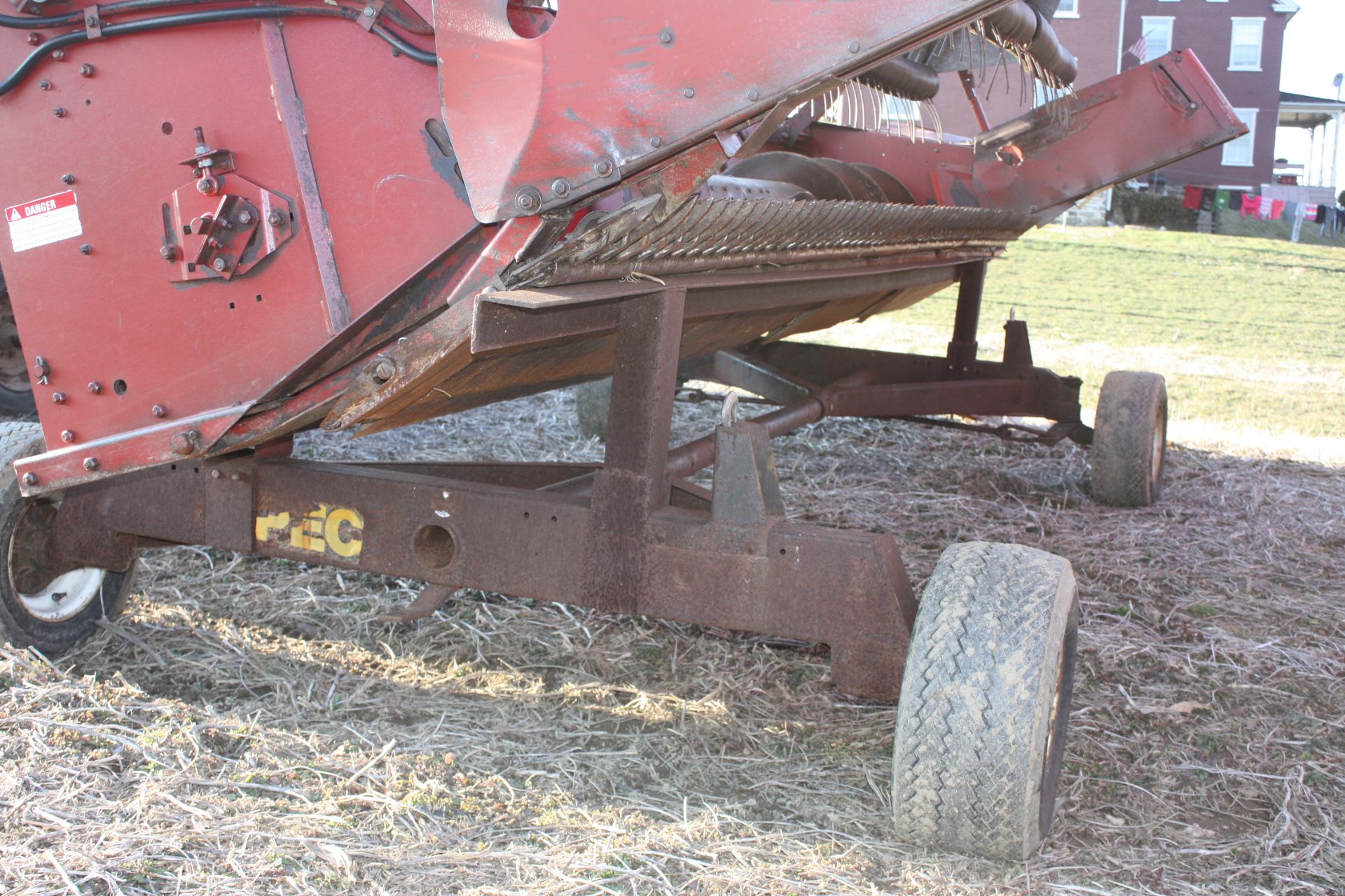 Pequea header wagon  the pictured  grain head is NOT included in this lot