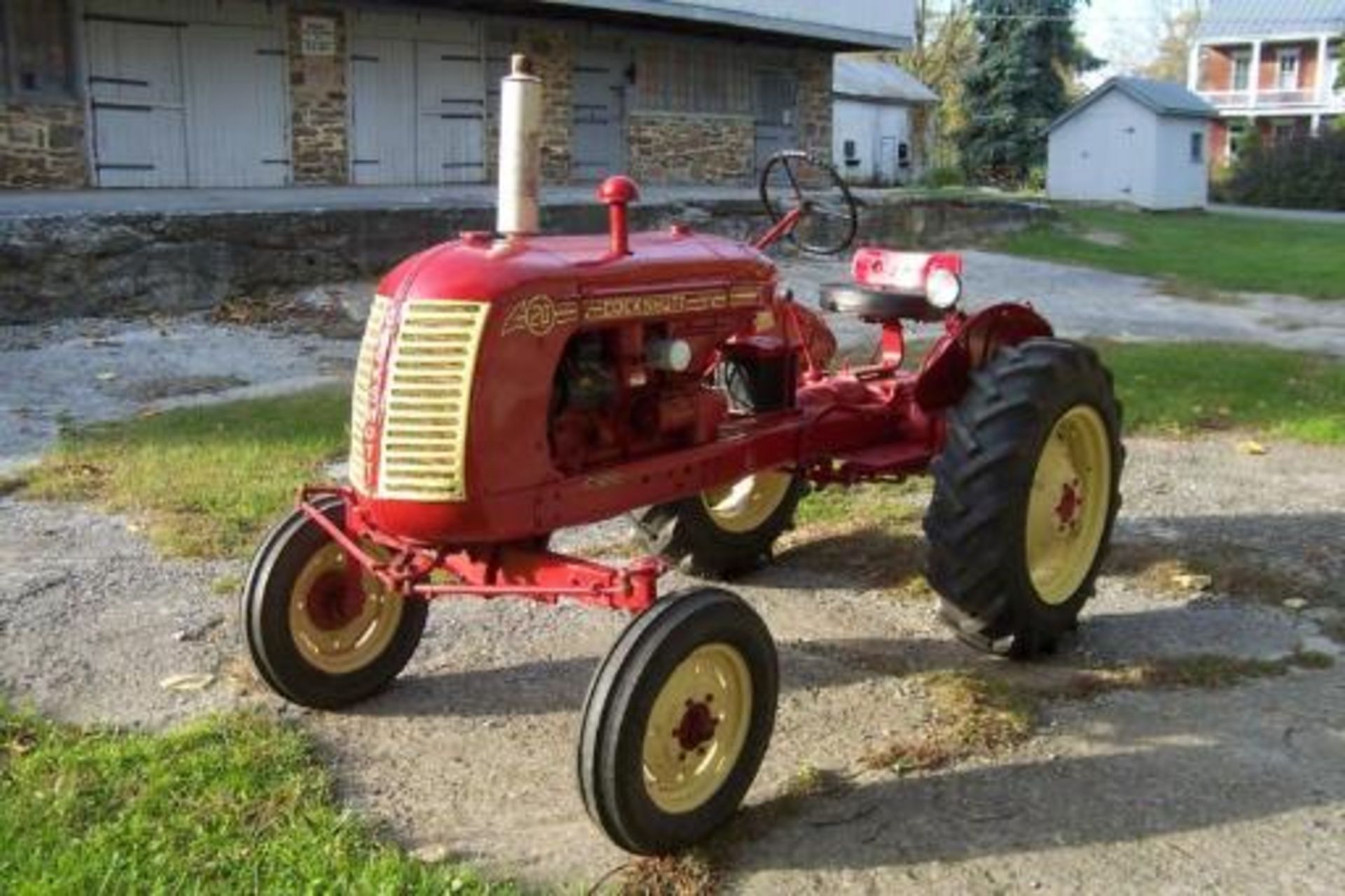 Cochshutt 20 completely restored!  this is a very nicely done  and fairly RARE tractor! - Image 2 of 4