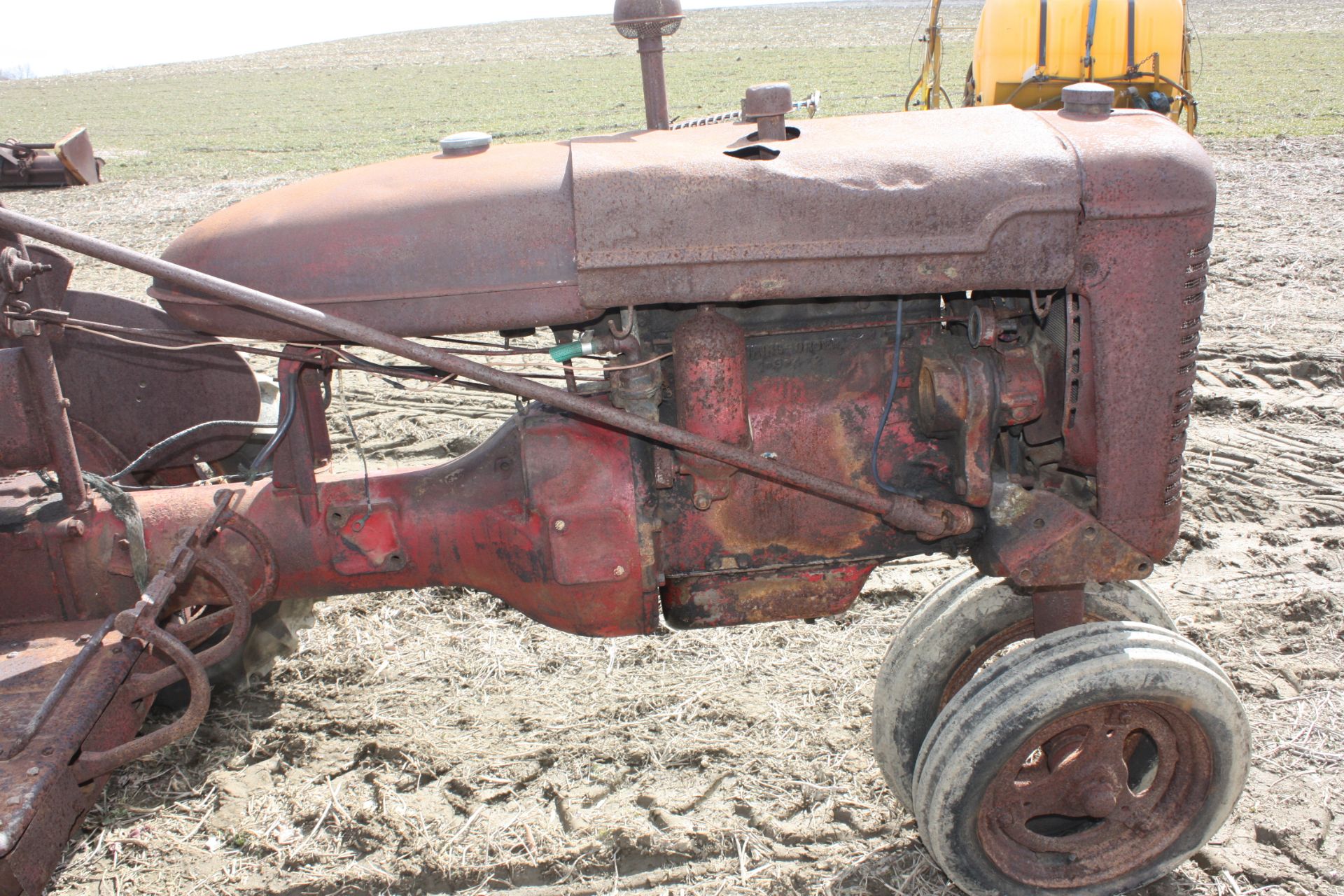 Farmall B with parts removed, would make a great restoration project!  This tractor was in a shed - Image 2 of 9