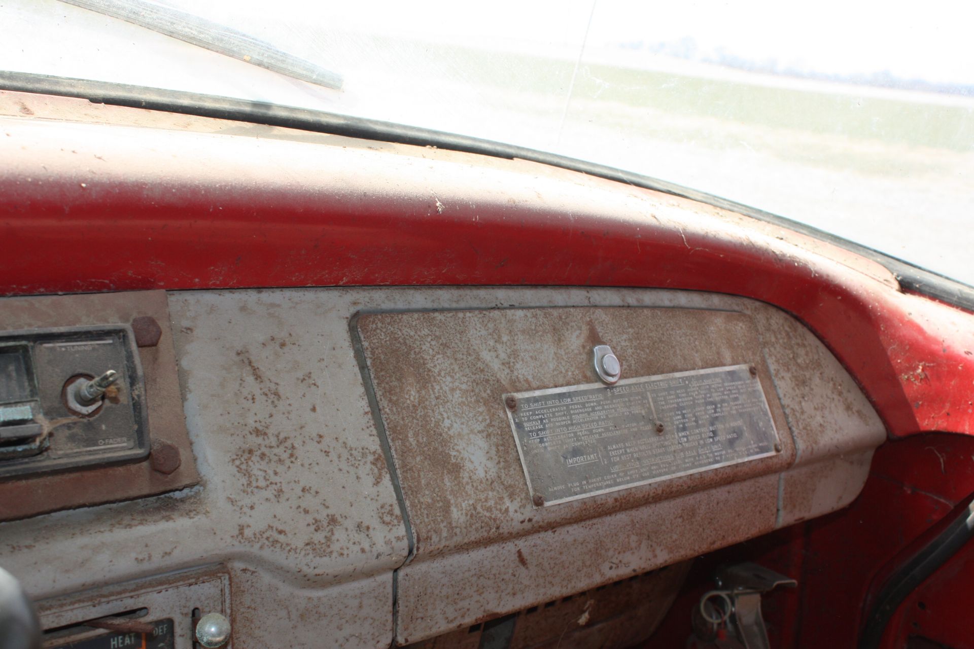 IH B-170 with dump body, V-8 & 5 speed w/ 2 speed rear, pretty solid cab. It ran and operated when - Image 5 of 12