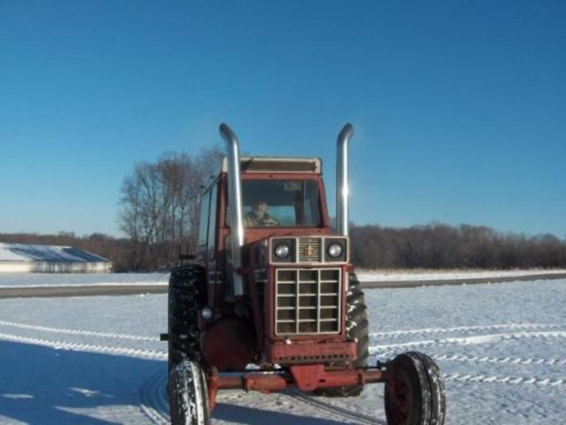 IH 1468, 1971 model-S#07770  this tractor originally would have been a white cab version (no air)