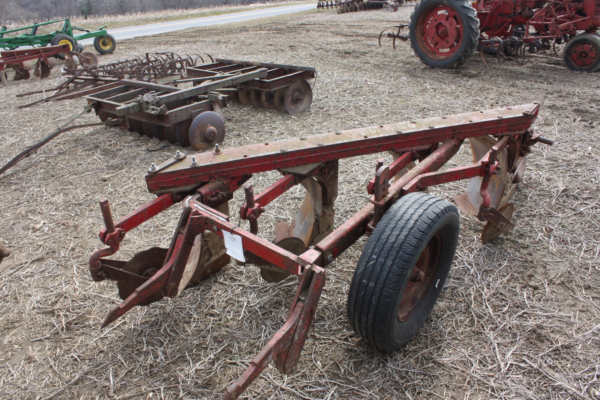 IH  FAST-HITCH PLOW - Image 2 of 2