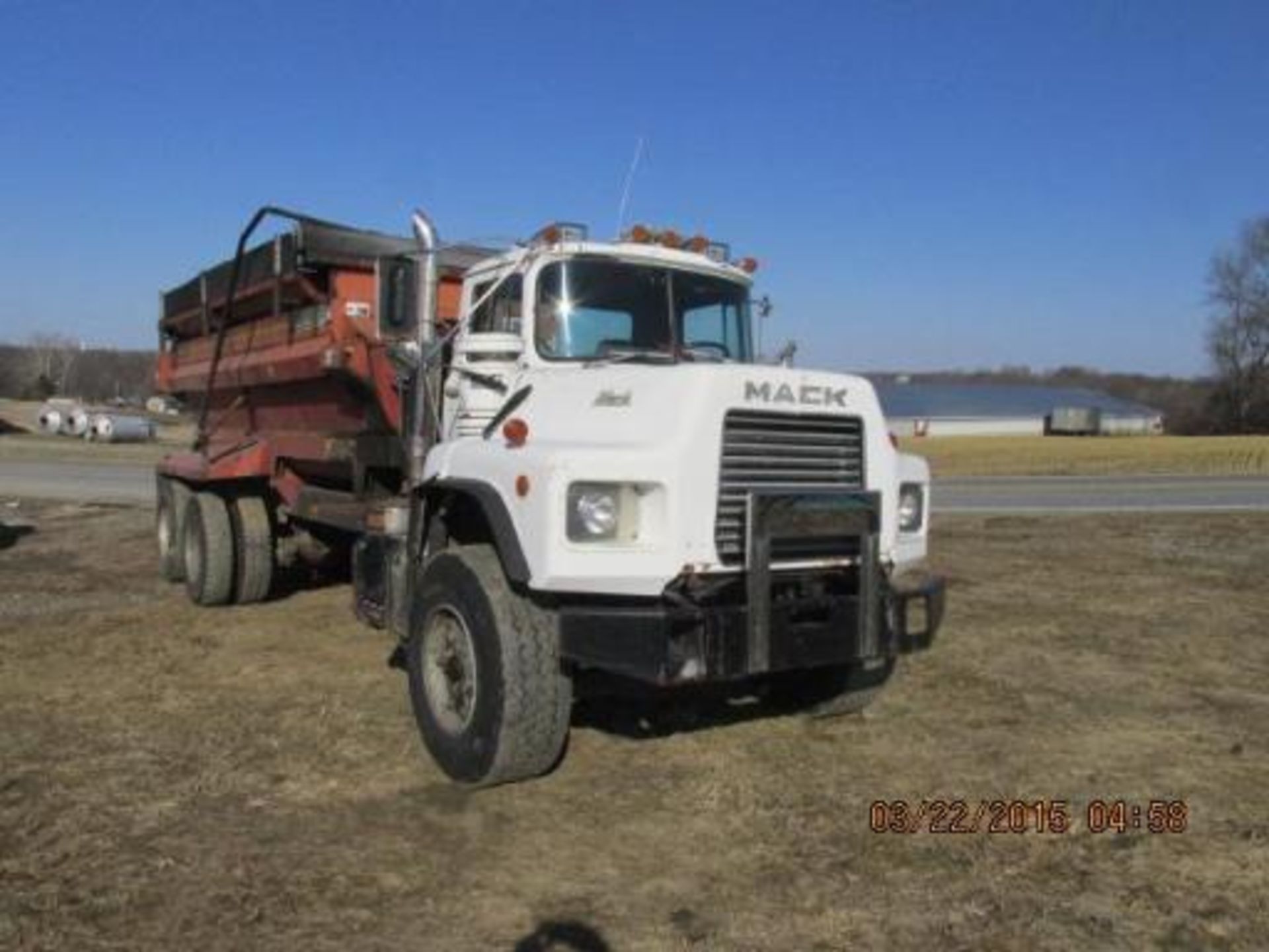 Mack DM 965 1989 model 300 with recent ($12,000+) engine overhaul and Lo hole trans, and # 5570 Myer - Image 2 of 14