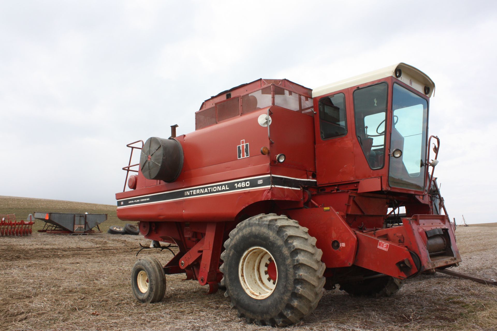 IH 1460 Combine 2wd recent complete engine O/haul - Image 2 of 6