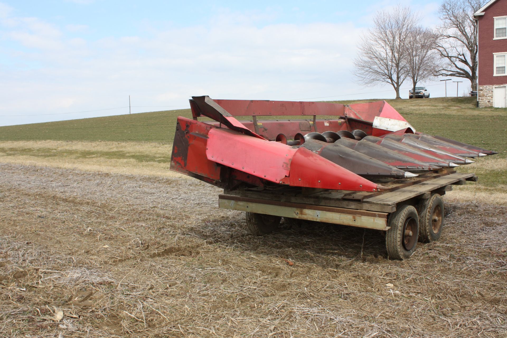 IH 863 (6-N) cornhead in good condition,  knives and plates seem real good - Image 2 of 4