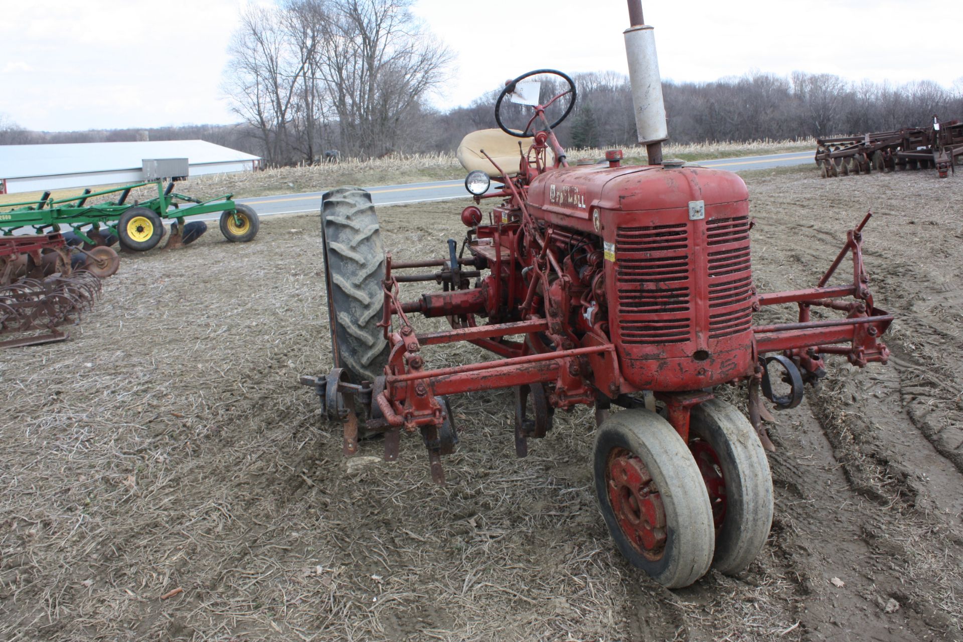 Farmall Super C with fast hitch and selling with a complete set of  Cultivators , Paint is fair. - Image 7 of 7