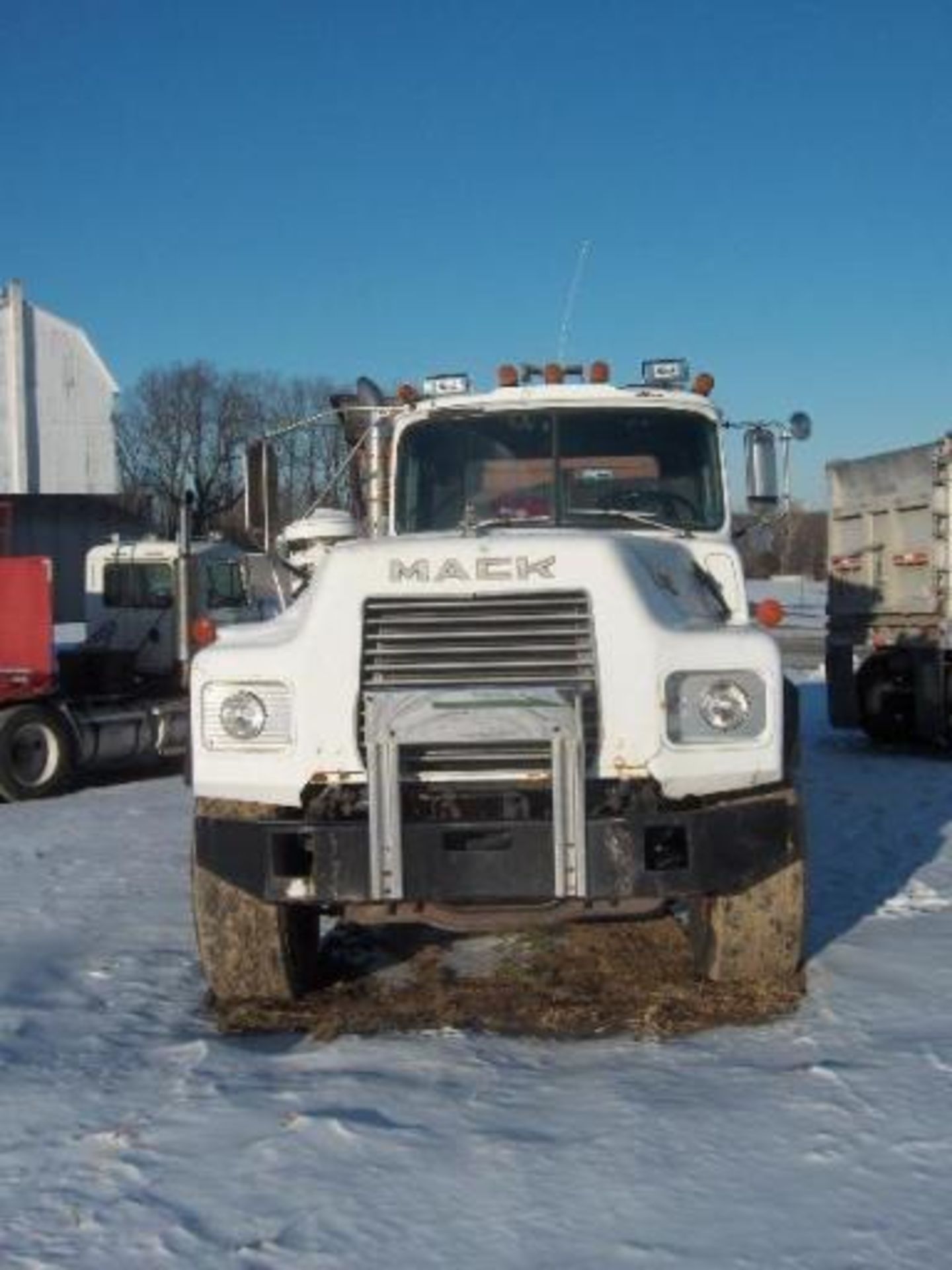 Mack DM 965 1989 model 300 with recent ($12,000+) engine overhaul and Lo hole trans, and # 5570 Myer - Image 7 of 14