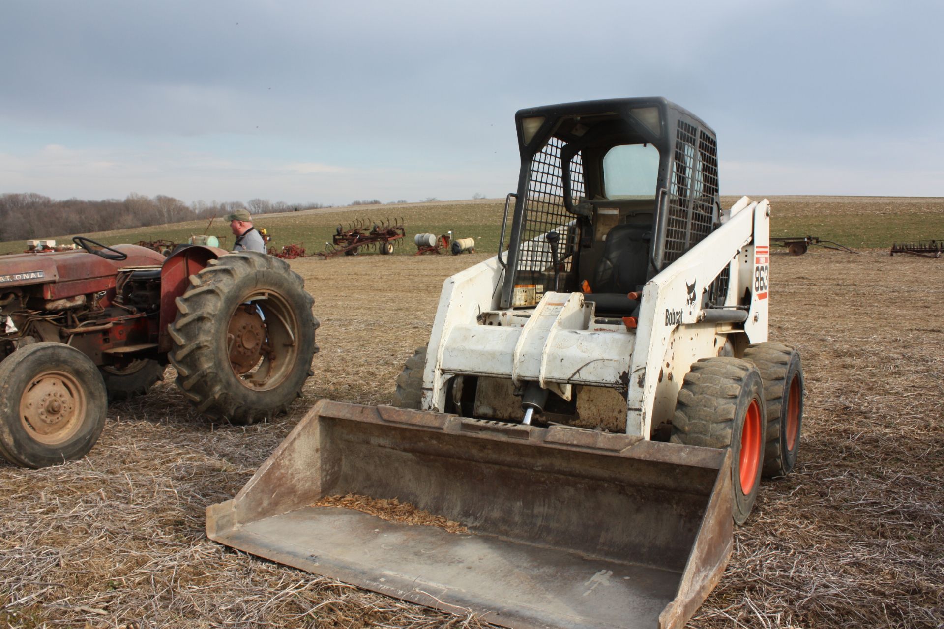 Bobcat 863 skidloader w/ Deutz engine and Q/tach bucket,  good operating machine, runs well and