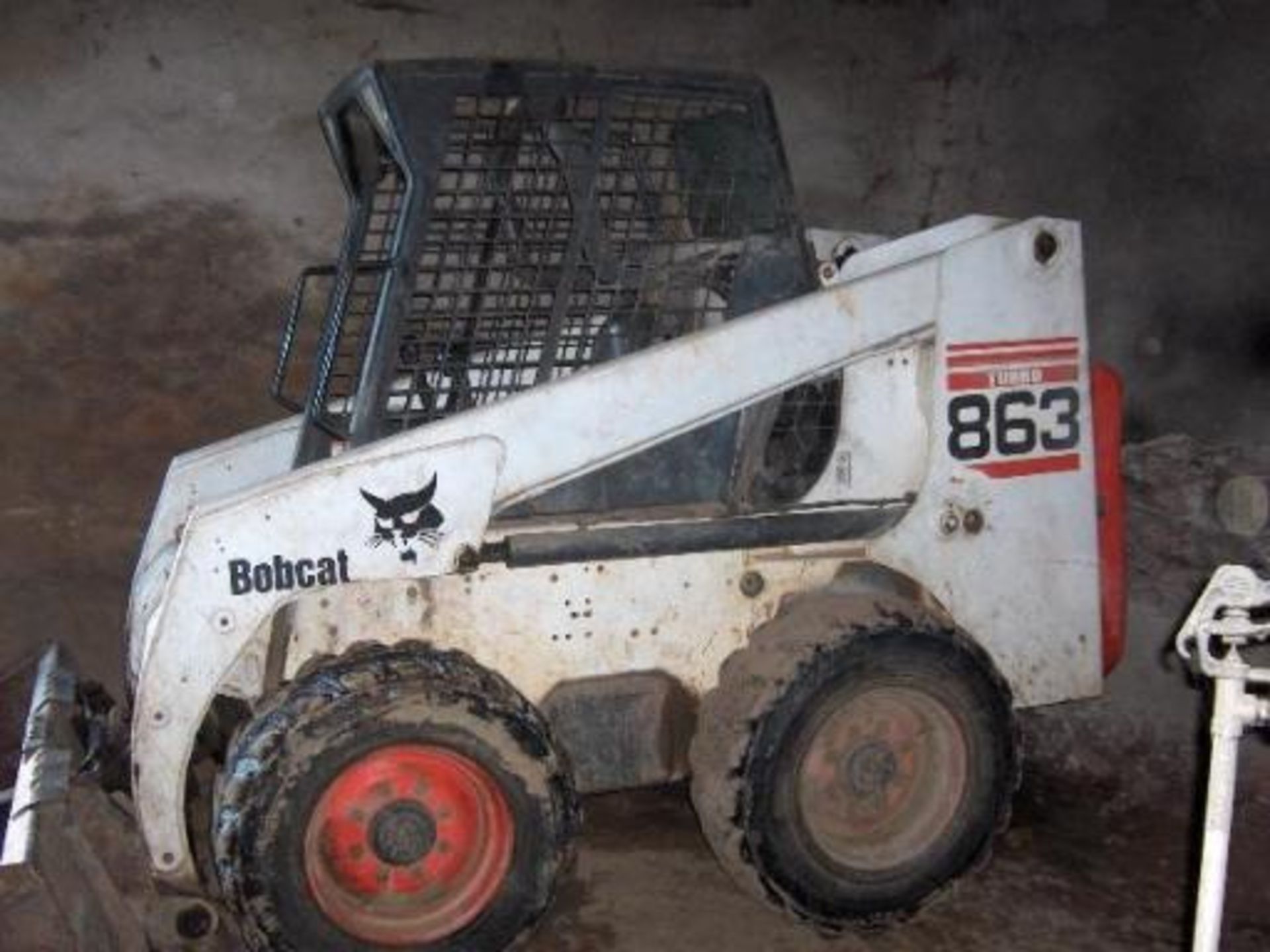 Bobcat 863 skidloader w/ Deutz engine and Q/tach bucket,  good operating machine, runs well and - Image 4 of 7