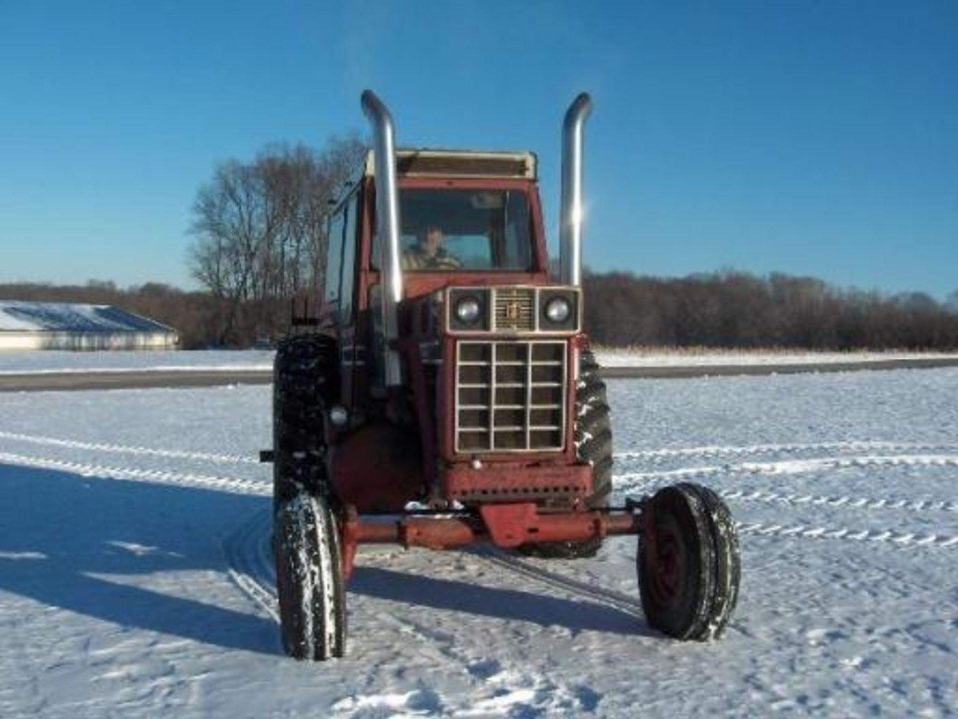 IH 1468, 1971 model-S#07770  this tractor originally would have been a white cab version (no air) - Image 2 of 9