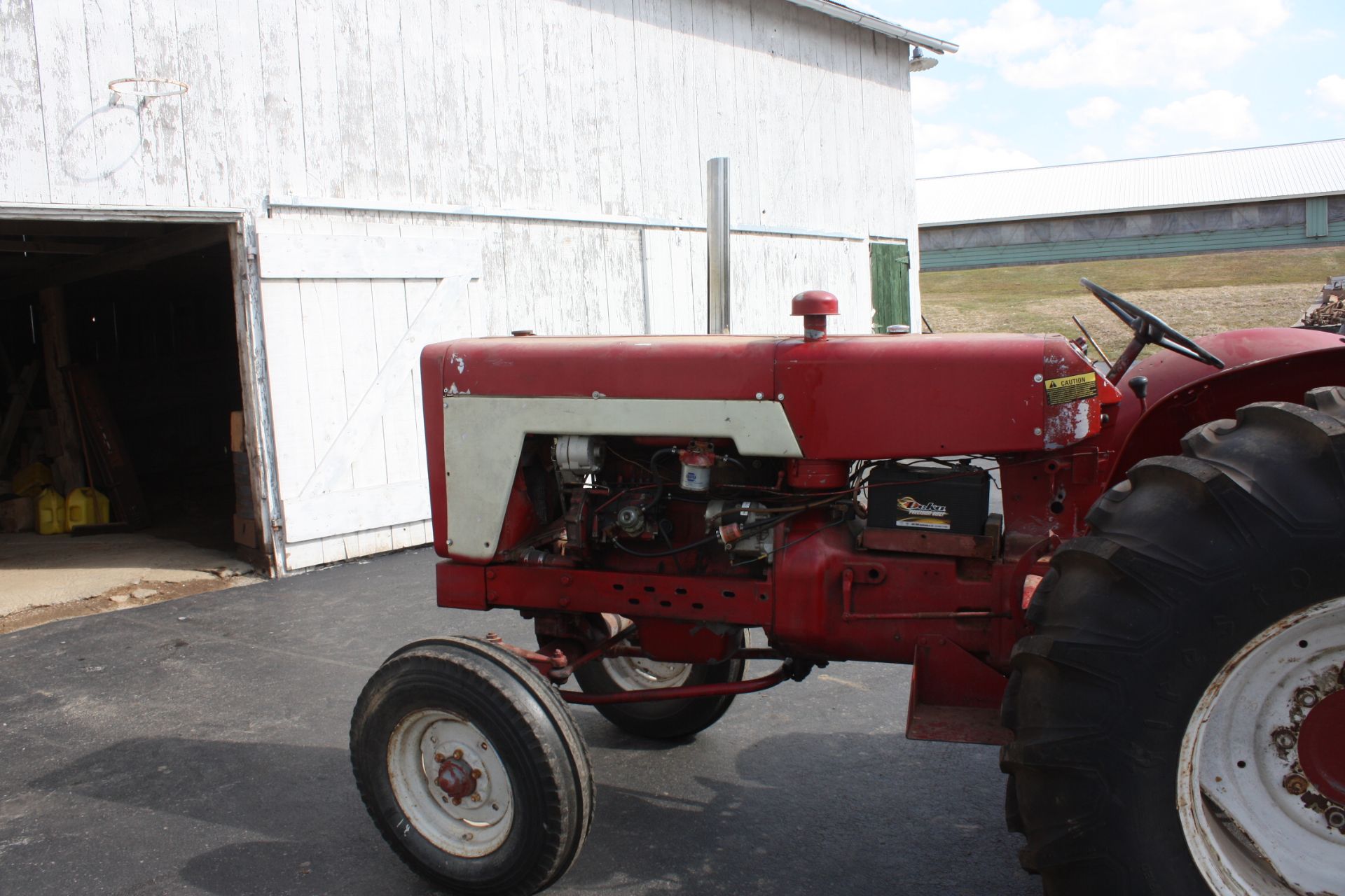 IH 634-D tractor (rare to find in the states) runs strong, Decent sheetmetal, has diff lock, pto and - Image 8 of 20