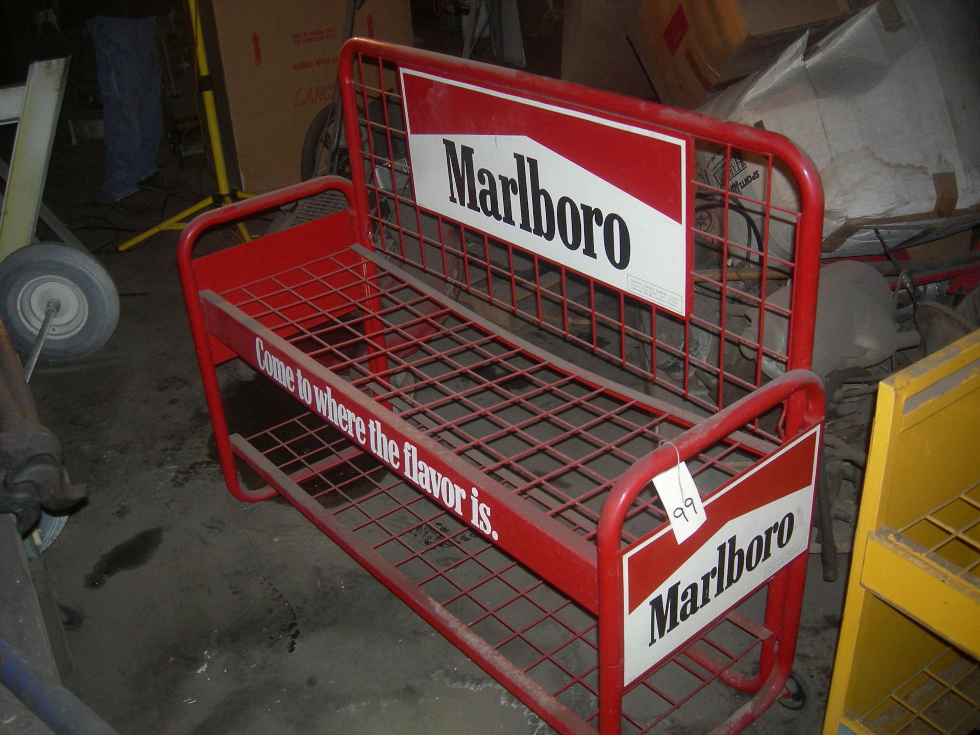 MARLBORO DISPLAY/ CAMEL DISPLAY