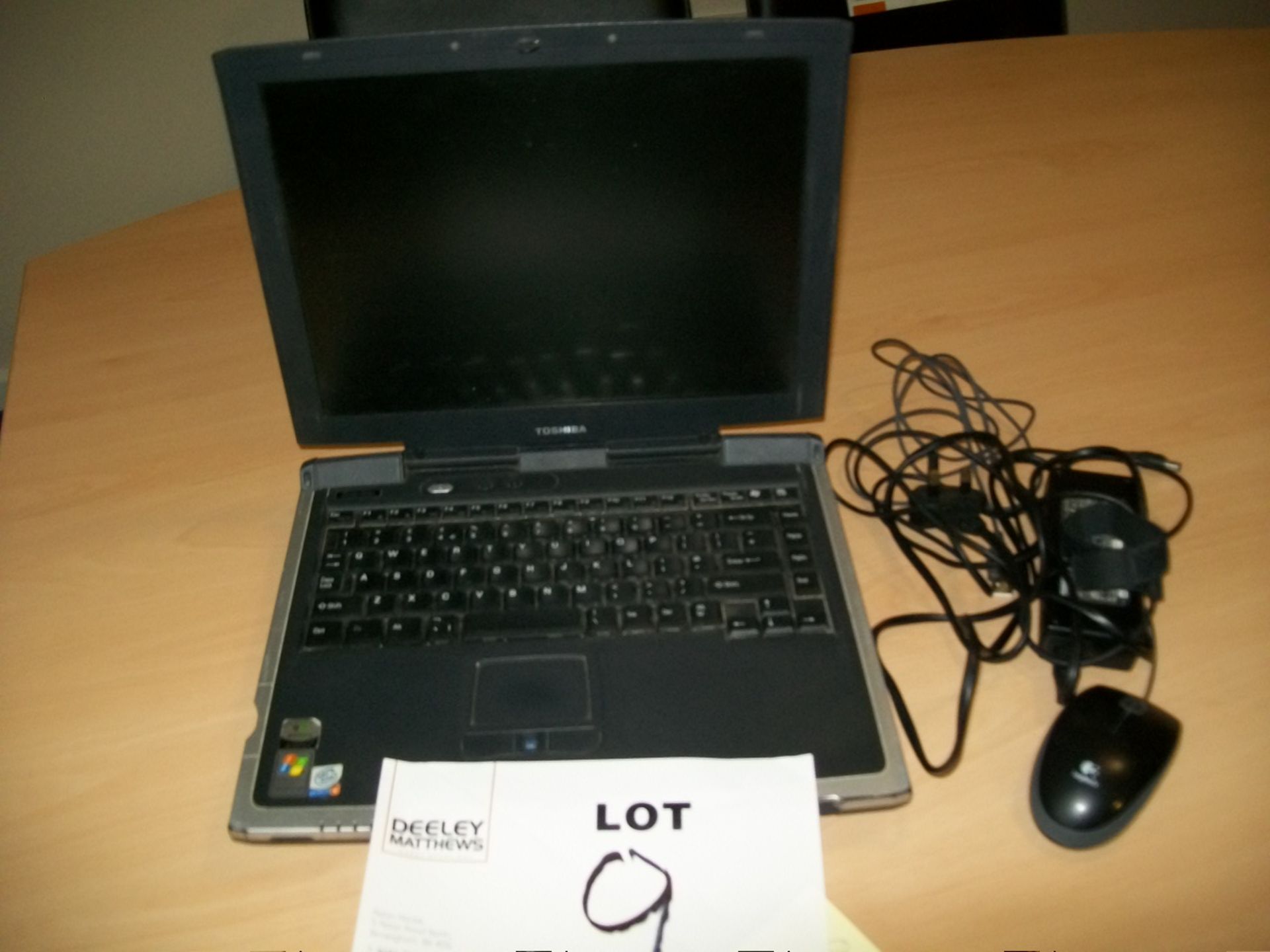 Toshiba S2410 LAPTOP computer, Pentium 4 processor, power lead and mouse