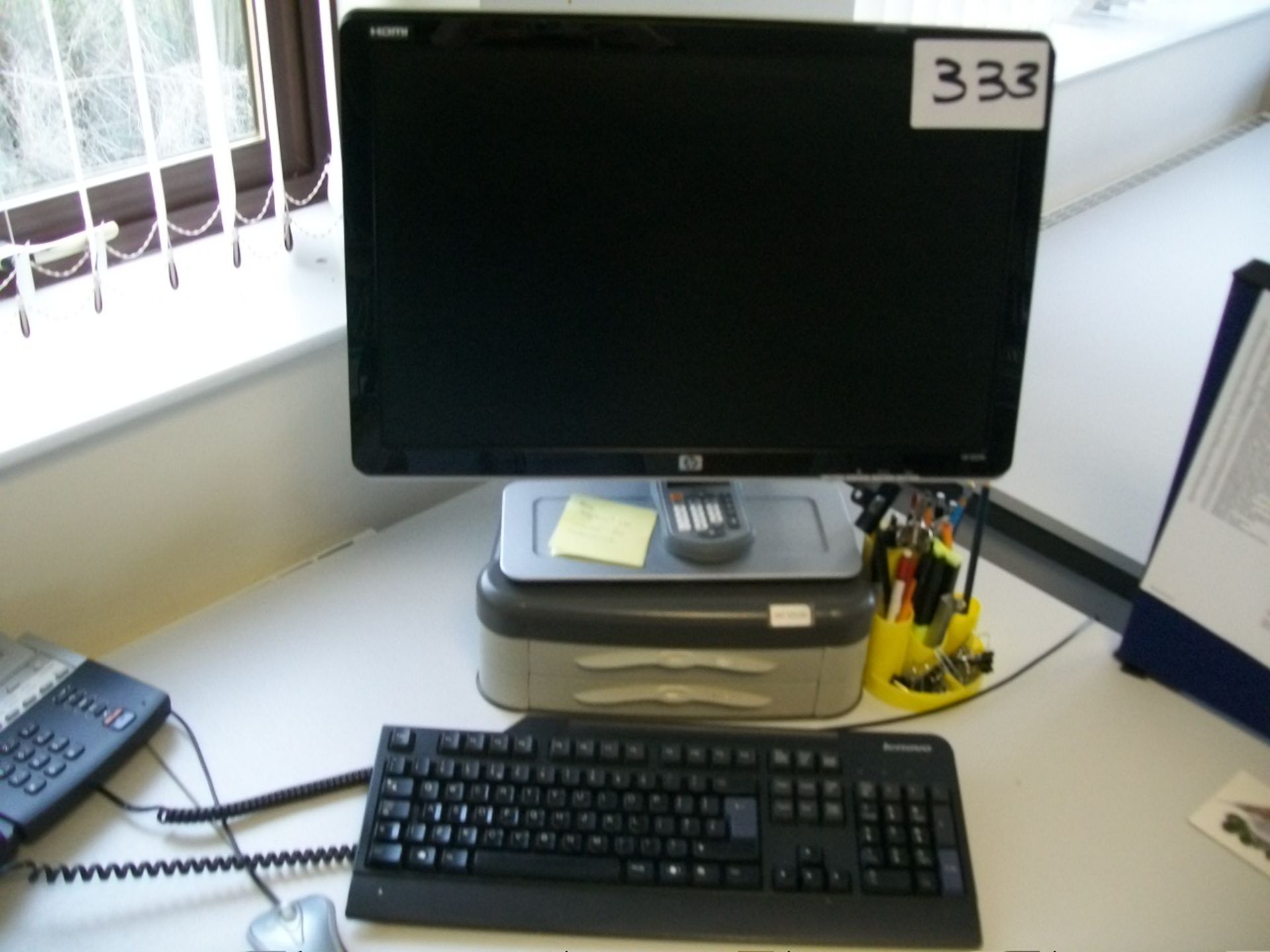 Lenovo Think Station 520 PERSONAL COMPUTER with Lenovo keyboard and HP 22" TFT 2229h monitor (