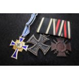 German WW1 medals plus a WW2 Mother Cross (3)