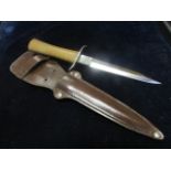 Knife: A scarce WW2 fighting knife by Cogswell & Harrison the London Gunsmiths (see R. Flook The F.S