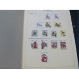 Australia - wide range of QE2 Commemoratives in album and loose in a stockbook (2) Qty