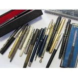 Mixed lot of pens includes Swan/Conway Stewart/Sheaffer/Parker etc some with gold nibs