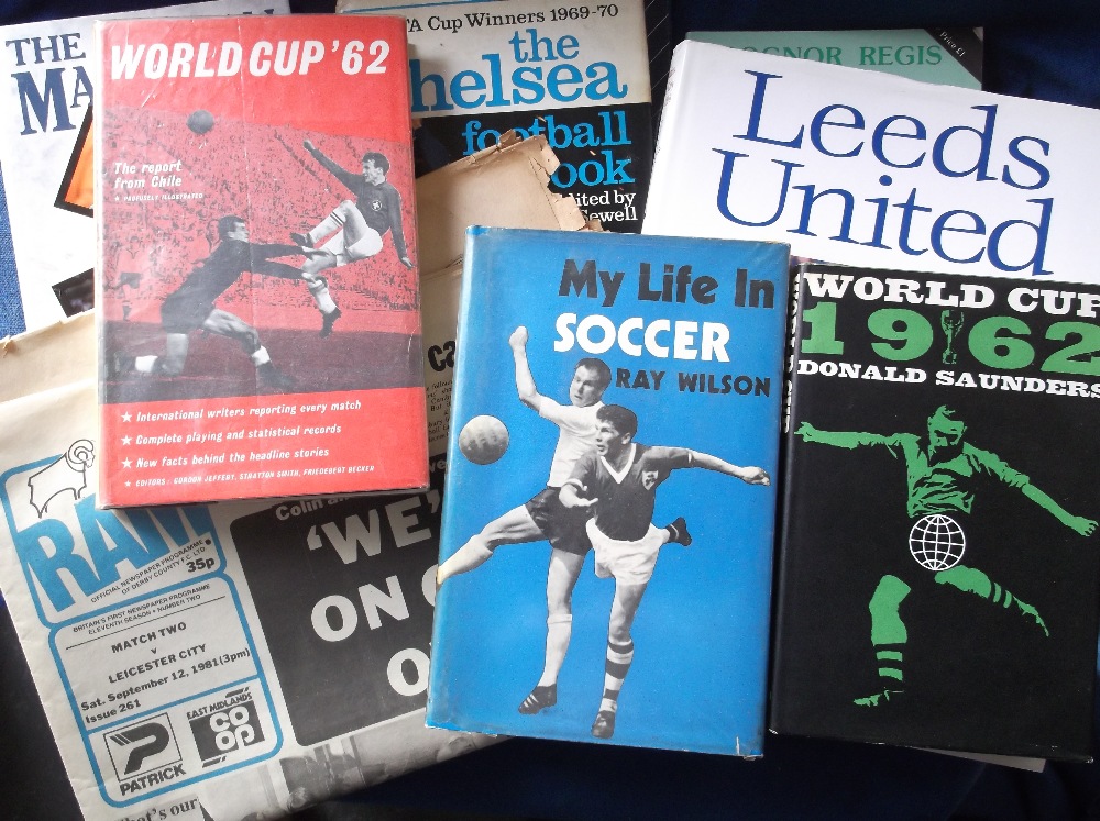 Football, miscellaneous selection inc books, football monthly magazines, few programmes, etc noted 3