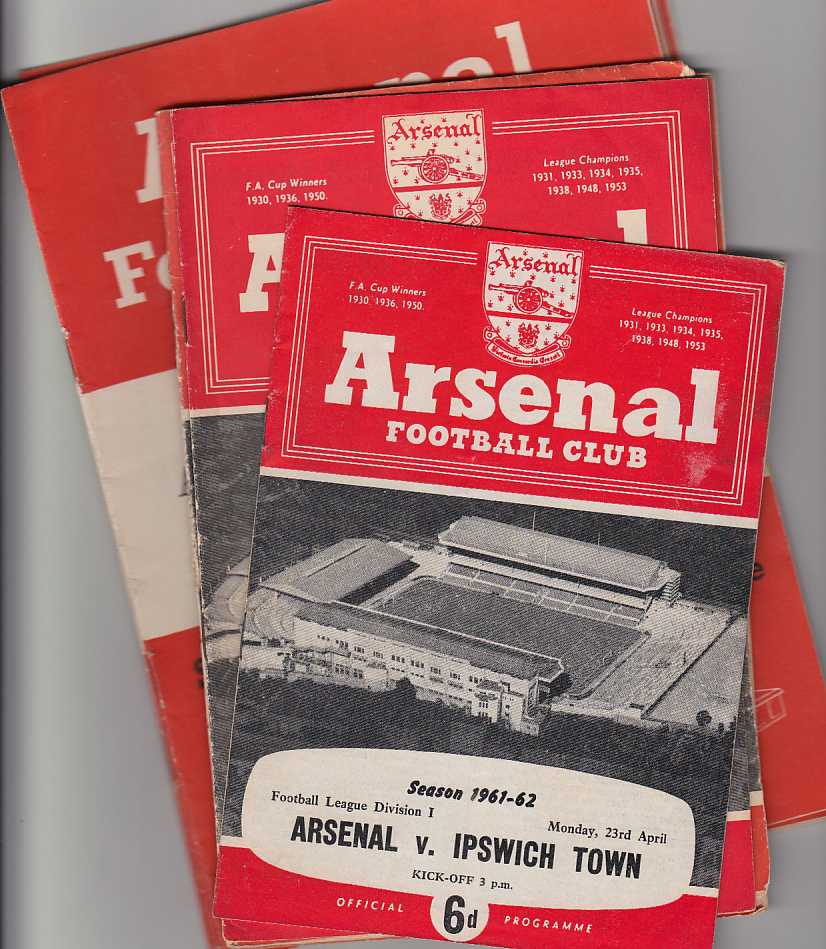 Football programmes, Arsenal FC, a collection of 15 home programmes, mostly 50/1 season inc.