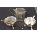 Pair of silver salts and spoons, London 1916, together with a silver drum mustard pot, Birmingham