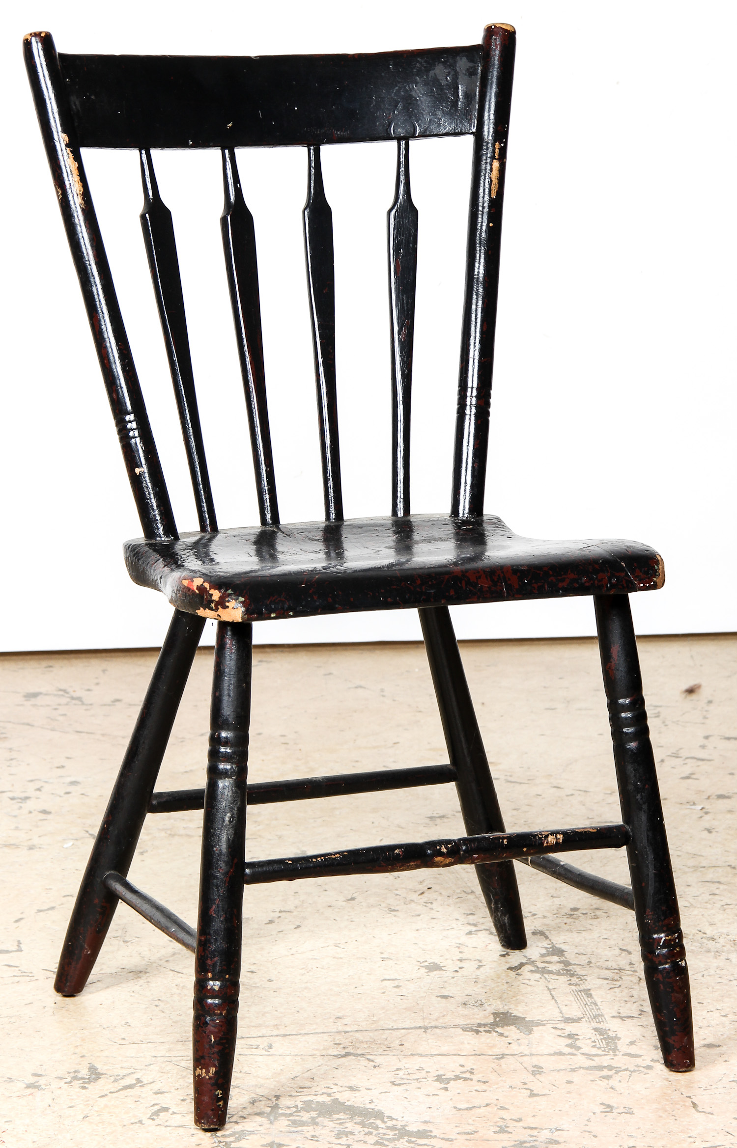 5 Antique Windsor Chairs. Each Size: 32" x 17.25" x 16" (81 x 44 x 41 cm). Provenance: Kristina - Image 2 of 4