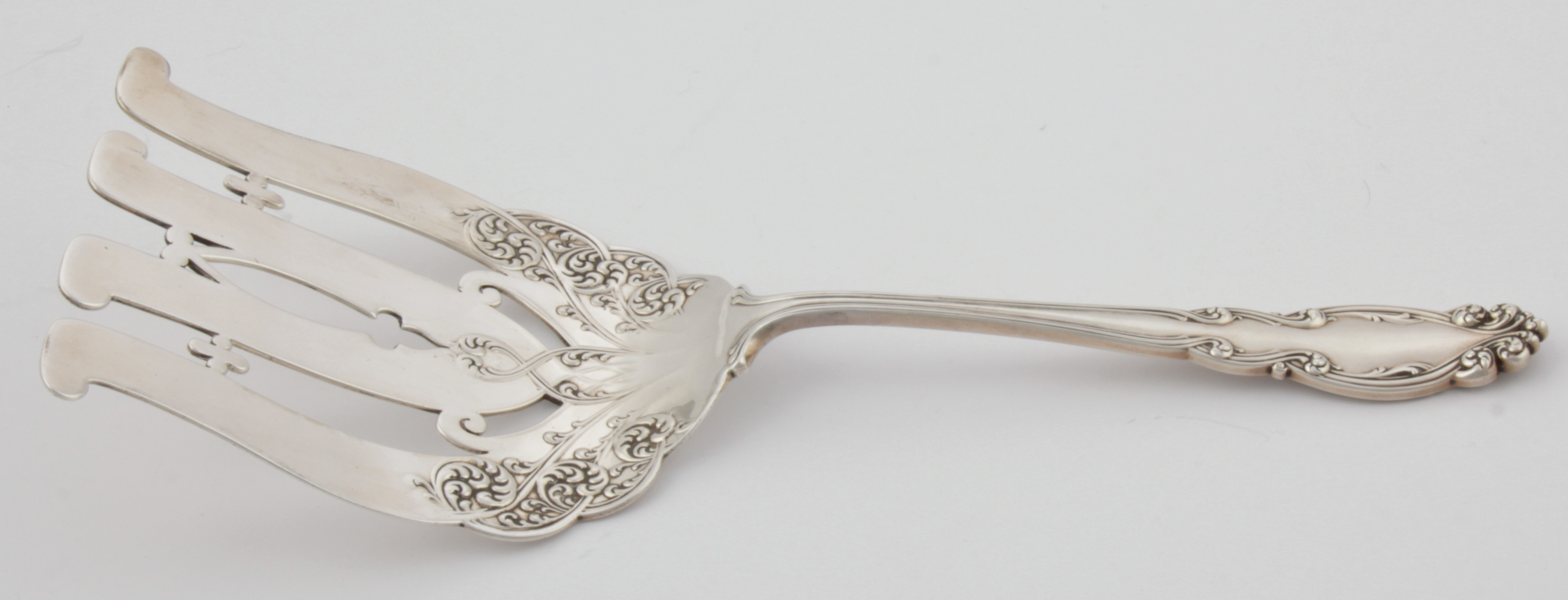 Theodore B. Starr Sterling Silver Asparagus Server.  Made in 1899.  Beautiful Quality marked - Image 2 of 4