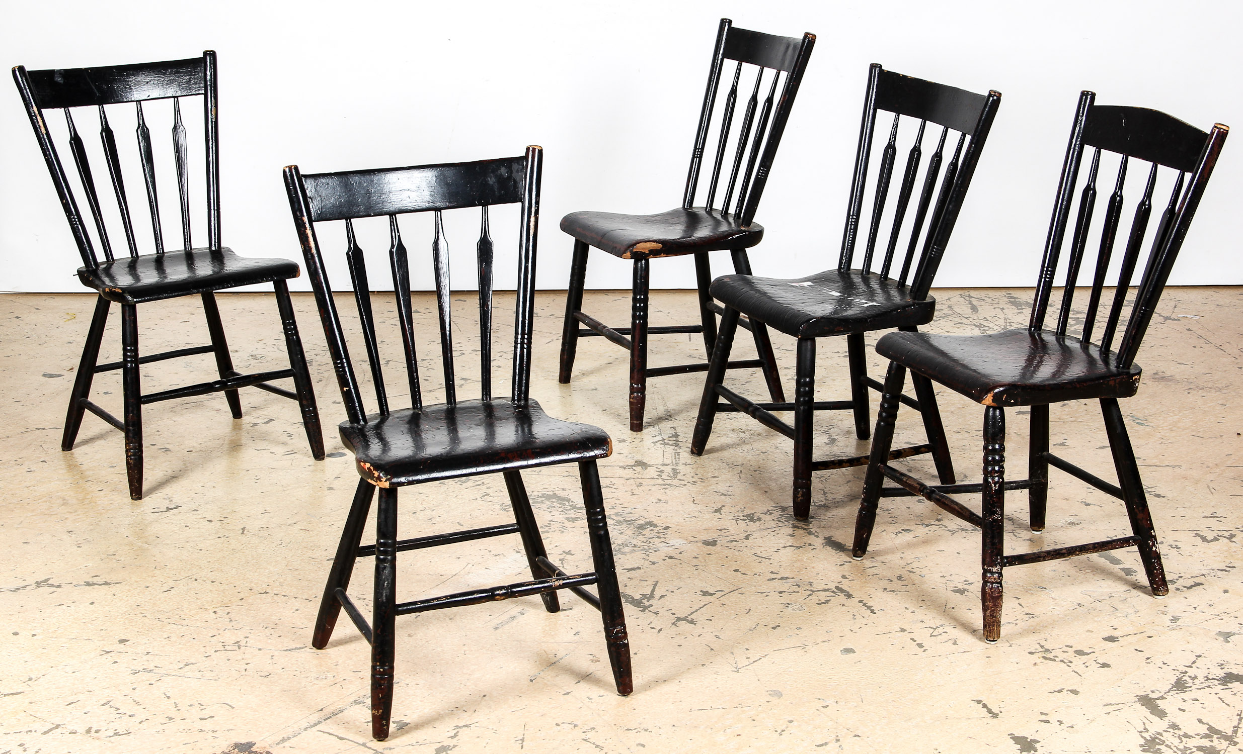 5 Antique Windsor Chairs. Each Size: 32" x 17.25" x 16" (81 x 44 x 41 cm). Provenance: Kristina