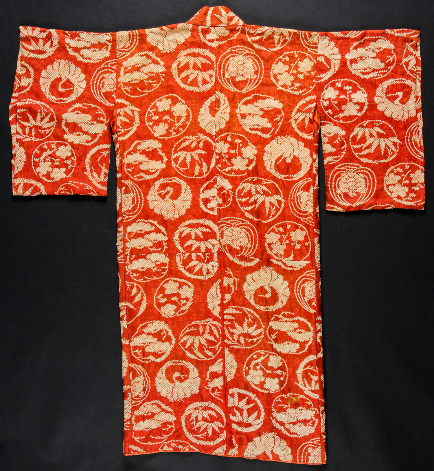 Antique Japanese Kimono. Once owned by Bucks County artist Ethel Wallace. Size: 55" x 49" (140 x 124 - Image 5 of 5