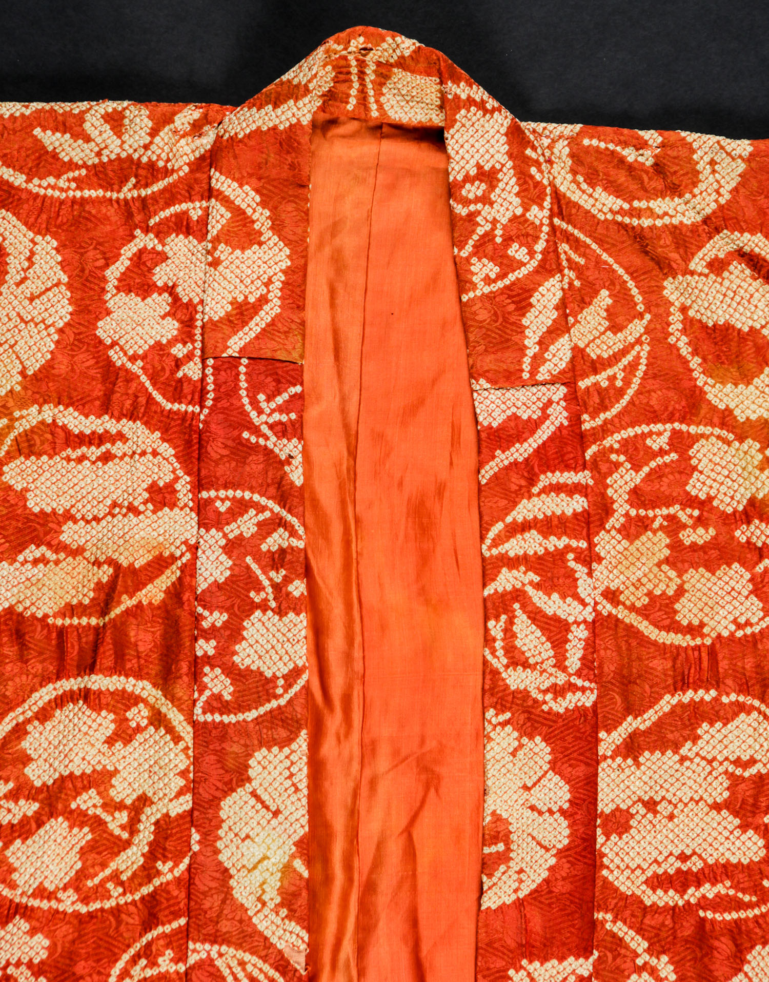 Antique Japanese Kimono. Once owned by Bucks County artist Ethel Wallace. Size: 55" x 49" (140 x 124 - Image 2 of 5