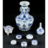 Asian Blue and White Porcelain. 8 pc lot comprised of a 20th century Chinese blue and white glazed