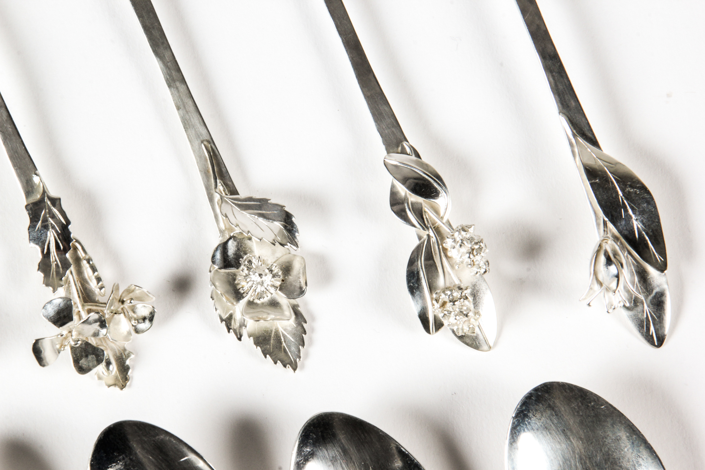 Sterling Silver Botanical Theme Ice Cream Spoons. Marked Sterling N Frost. Each spoon engraved - Image 3 of 4